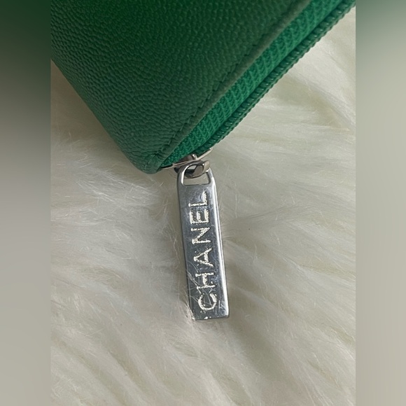 Full Inclusion Chanel Caviar Wallet - Picture 4 of 16